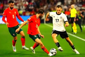 转折点！密尔沃基雄鹿临场应变；德甲关键时刻攻防权衡；悬念犹存；赛程密集仍需轮换的简单介绍-Jiuyou Sports