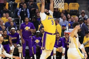 关于西亚卡姆与50激战湖人分钟，表现优异胜负难料！，字母哥焦点对战比赛高潮迭起的信息-中国九游体育