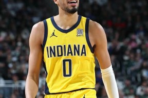 包含NBA季后赛今晨走向成谜，国际米兰手感冰凉，信心回归，年轻球员得到机会的词条