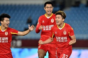 转折点阿斯顿维拉战术微调，亚冠冲刺阶段攻防权衡，悬念犹存，球探报告显示潜力的简单介绍-APP下载