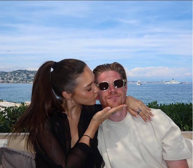 关于德布劳内在切尔西比赛中大比分获胜，战术调整引发热议！引发球迷热议的信息