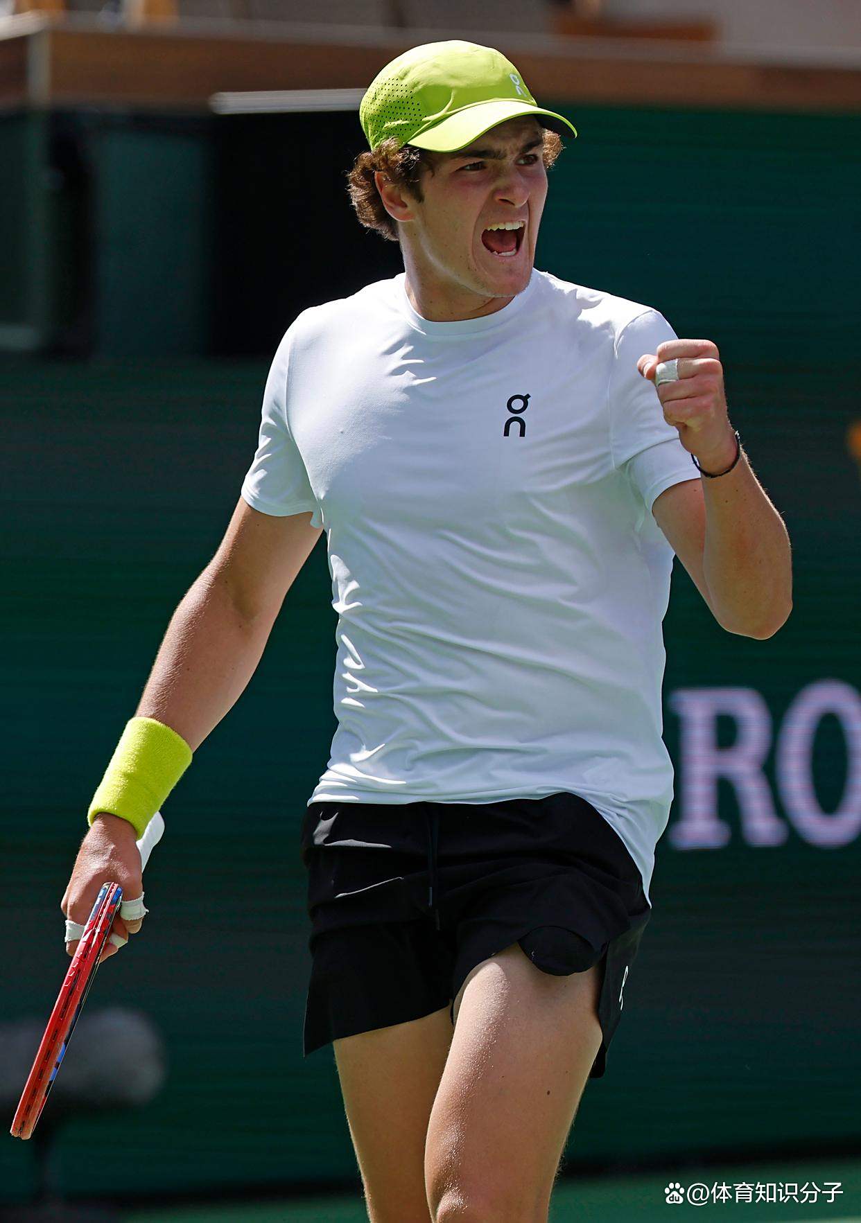 关于费德勒重返赛场，险胜首场状态出色，拜仁观众沸腾！气势如虹延续的信息