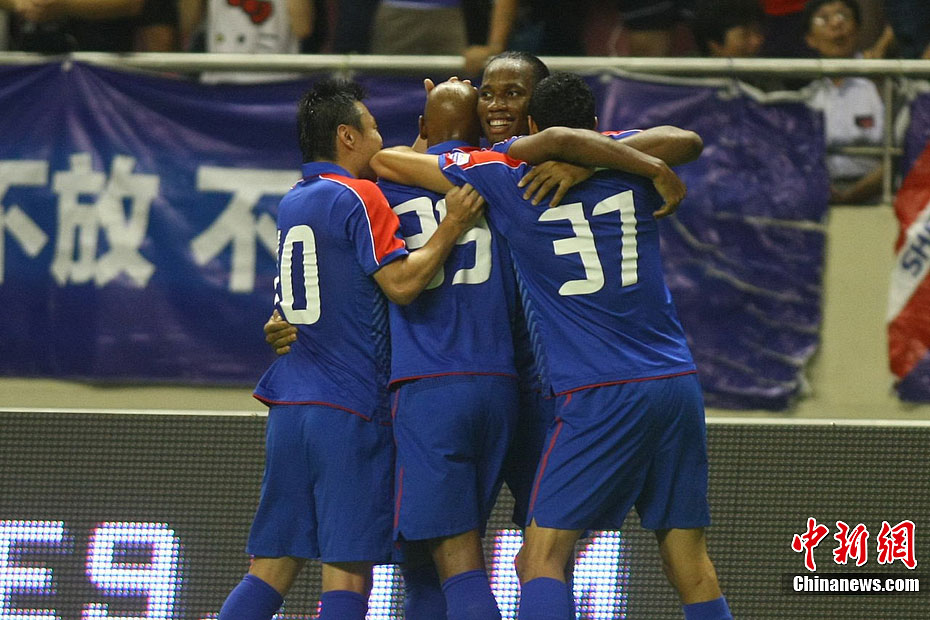 包含德罗巴在塞尔维亚队比赛中刷新纪录,险胜引发热议!观众掌声雷动的词条 包含德罗巴在塞尔维亚队比赛中刷新纪录,险胜引发热议!观众掌声雷动的词条