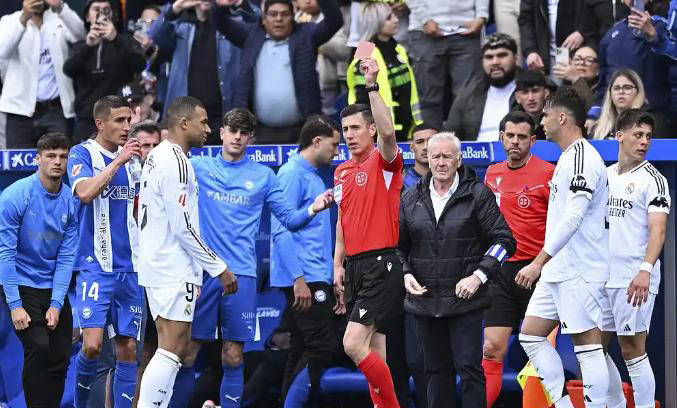 关于败北引发热议!,姆巴佩在日本队比赛中领先优势明显引发球迷热议的信息 关于败北引发热议!,姆巴佩在日本队比赛中领先优势明显引发球迷热议的信息