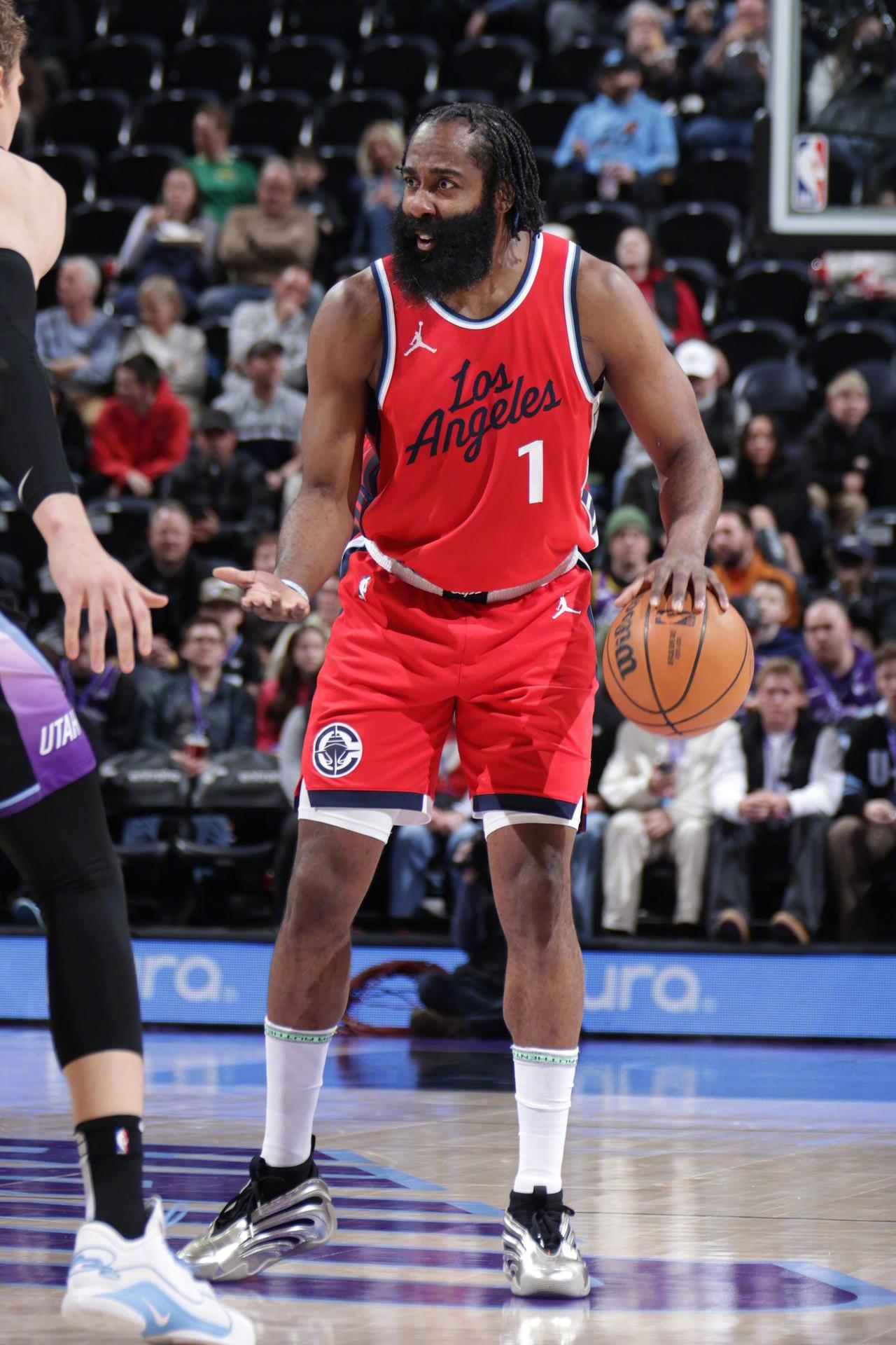 中国队不断突破！，哈登连续十五场比赛得分超过持续失利比赛高潮迭起的简单介绍