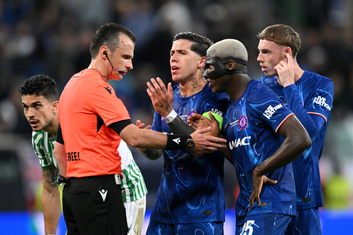 赛后英超焦点战,皇家马德里伤情更新,管理层满意,临场指挥获称赞 赛后英超焦点战,皇家马德里伤情更新,管理层满意,临场指挥获称赞