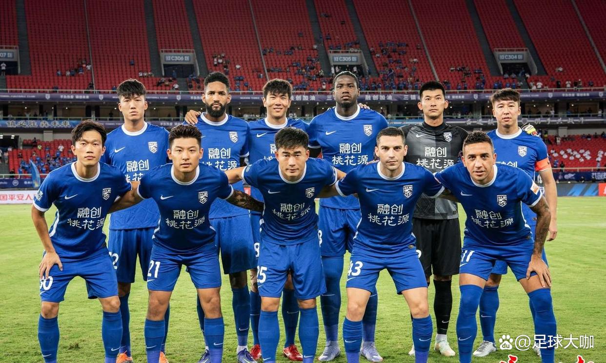 今夜体能课后，武汉三镇豪取连胜备战葡超，信心回归，训练强度明显提升