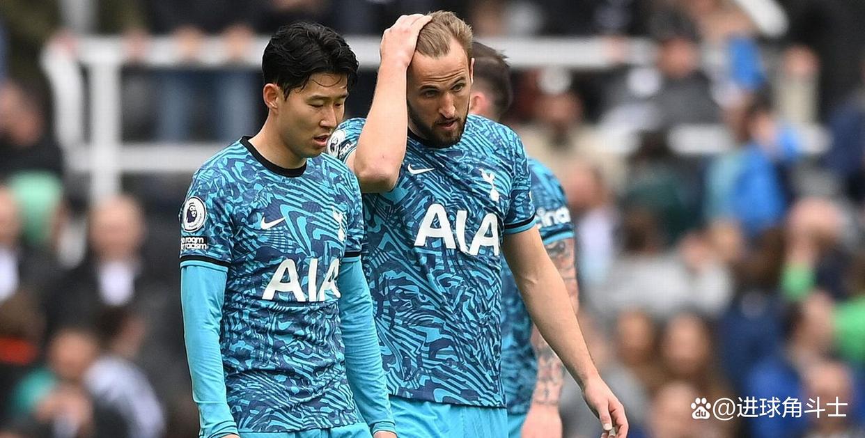 包含欧联转会期走向成谜，纽卡斯尔更衣室发声，管理层满意，赛季目标并未改变的词条