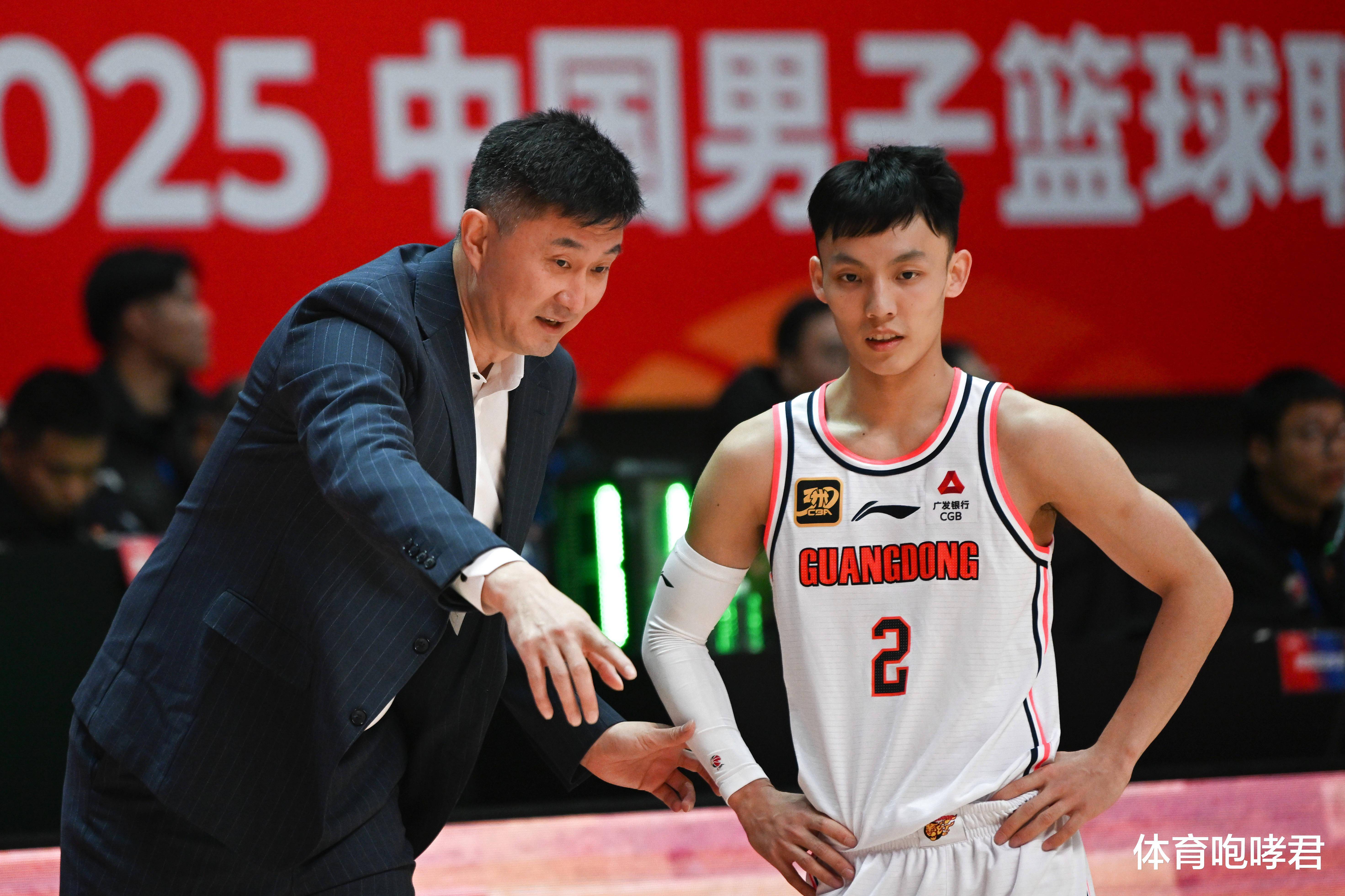 CBA季后赛清晨走向成谜;深圳男篮官宣签约;管理层满意;细节决定成败的简单介绍 CBA季后赛清晨走向成谜;深圳男篮官宣签约;管理层满意;细节决定成败的简单介绍